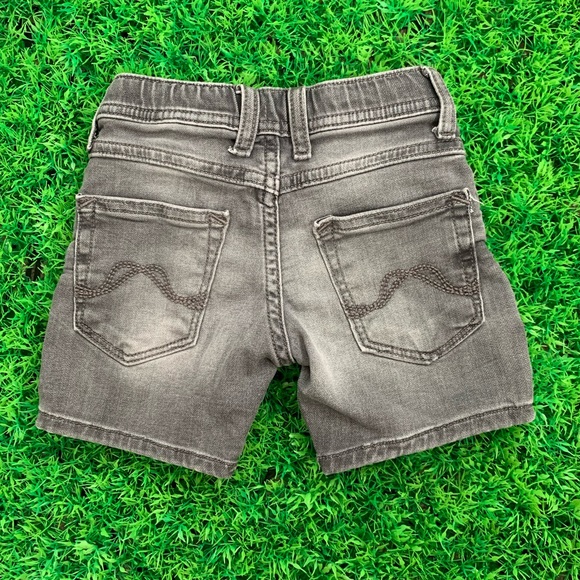 H&M baby jean shorts - Picture 3 of 3